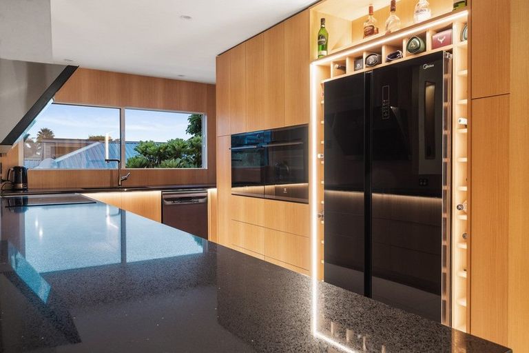 Photo of property in 310b Oceanbeach Road, Mount Maunganui, 3116