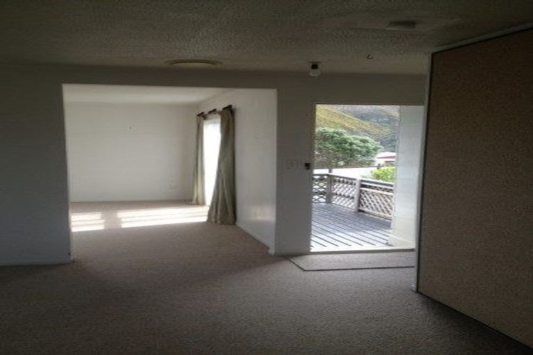 Photo of property in 14 Frobisher Street, Island Bay, Wellington, 6023