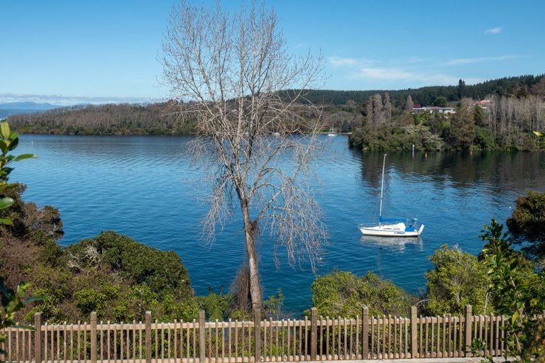 Photo of property in 828 Wily Terrace, Acacia Bay, Taupo, 3330