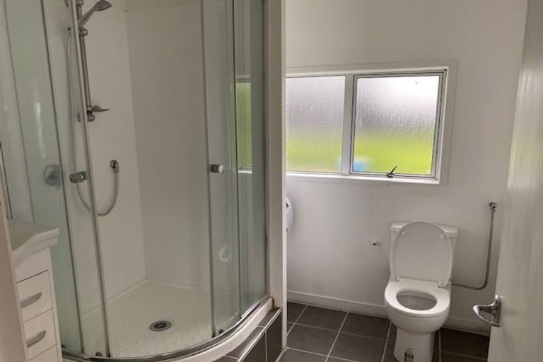 Photo of property in 2/27 Salem Place, Torbay, Auckland, 0630