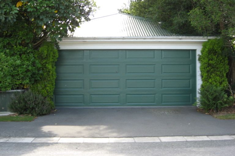 Photo of property in 11 Jacksons Road, Merivale, Christchurch, 8014