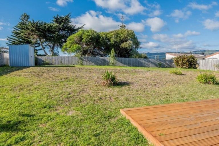 Photo of property in 17 Heperi Street, Waikanae Beach, Waikanae, 5036