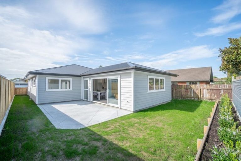 Photo of property in 13 Sutherland Crescent, Melrose, Wellington, 6023