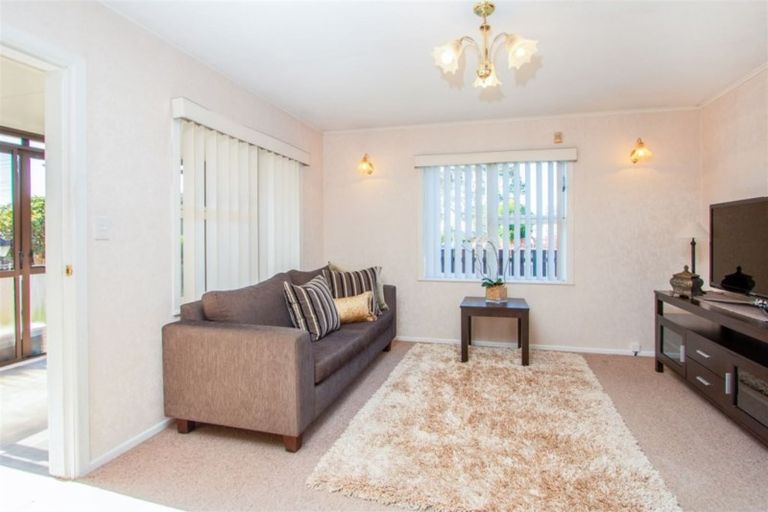 Photo of property in 99 Sturges Road, Henderson, Auckland, 0612