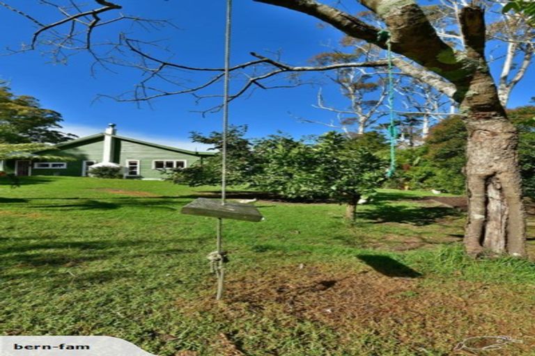 Photo of property in 219 Wade River Road, Wade Heads, Whangaparaoa, 0932