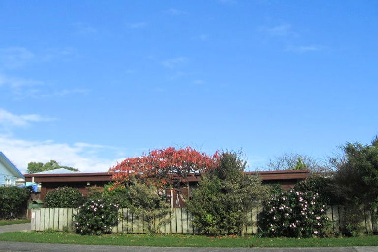 Photo of property in 9 Marere Avenue, Paraparaumu, 5032
