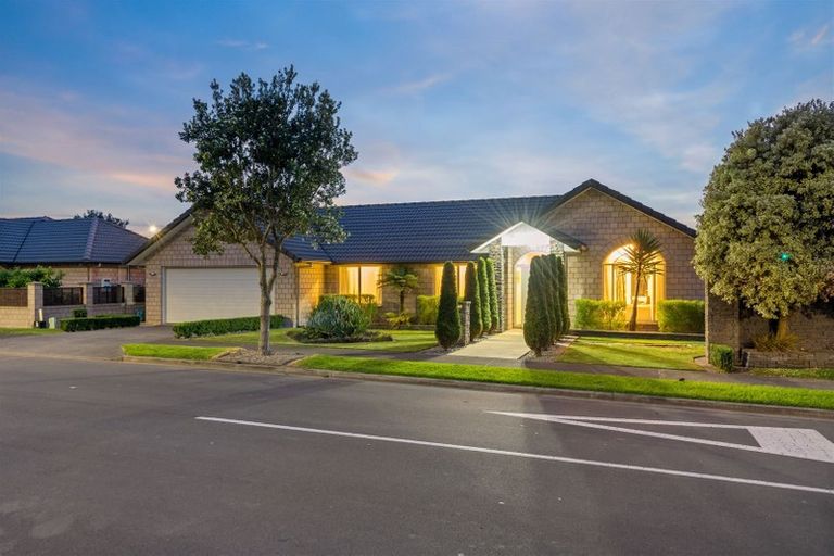 Photo of property in 28 Erceg Way, Rosehill, Papakura, 2113