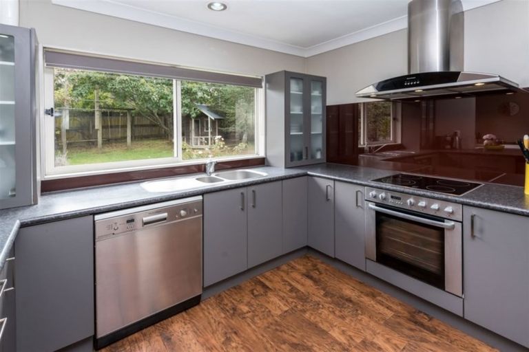 Photo of property in 67 Gosford Drive, Botany Downs, Auckland, 2010