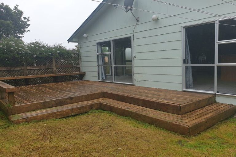 Photo of property in 10 Colenso Place, Otaki Beach, Otaki, 5512