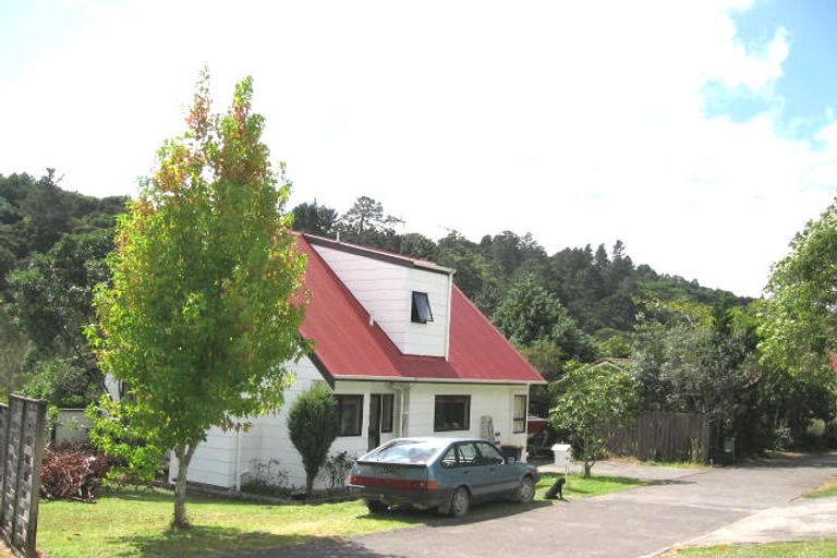Photo of property in 11 Glendawn Place, Bayview, Auckland, 0629