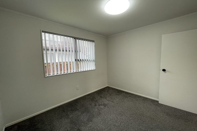 Photo of property in 6 Marco Place, Highland Park, Auckland, 2010