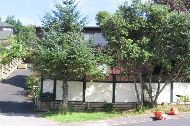 Photo of property in 2/21 Miraka Place, Birkenhead, Auckland, 0626