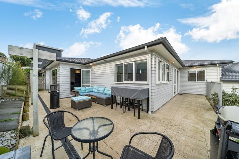 Photo of property in 21 Flotilla Place, Whitby, Porirua, 5024