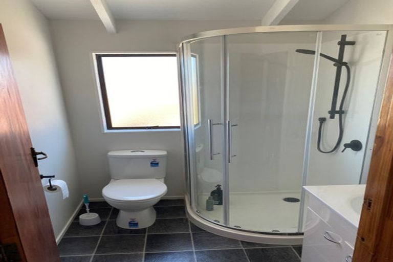 Photo of property in 2a Coniston Avenue, Te Atatu South, Auckland, 0610