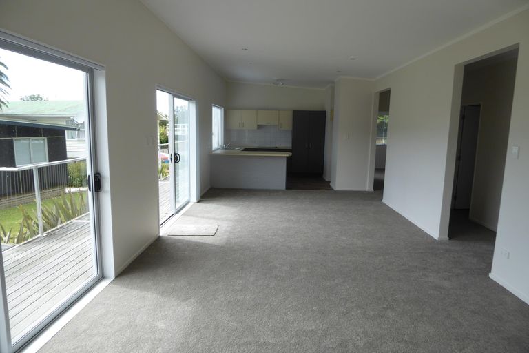 Photo of property in 5a Waiwera Place, Merrilands, New Plymouth, 4312