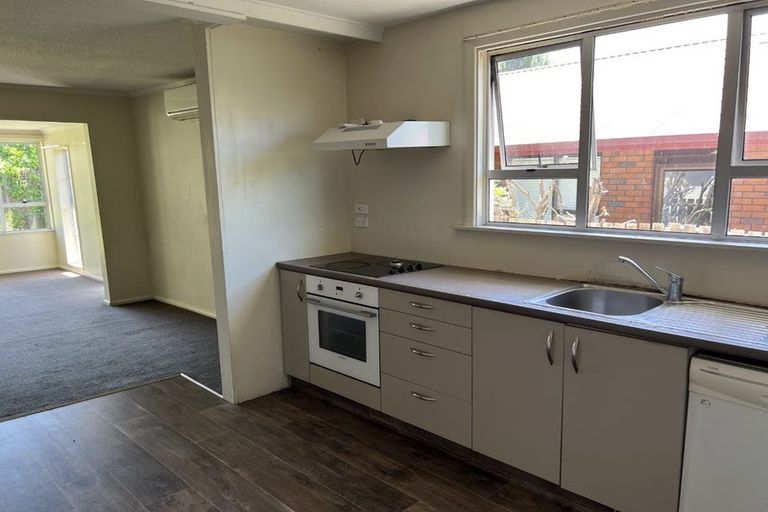 Photo of property in 16 Sawyers Arms Road, Northcote, Christchurch, 8052