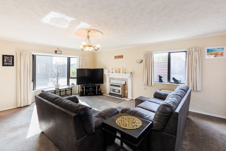 Photo of property in 10 Botanical Road, Takaro, Palmerston North, 4412