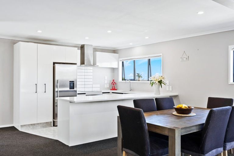 Photo of property in 50 Garton Drive, Massey, Auckland, 0614