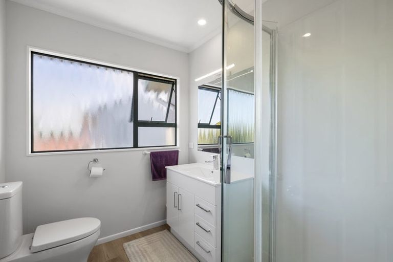 Photo of property in 9 Sandel Rise, Merrilands, New Plymouth, 4312