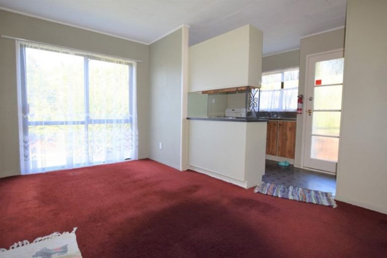 Photo of property in 14 Mile Place, Henderson, Auckland, 0612