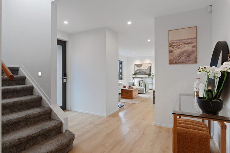 Photo of property in 1/18 Ridge Road, Waiake, Auckland, 0630