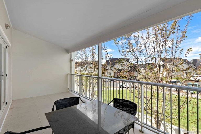 Photo of property in The Rise, 8/11 Hatfield Place, Albany Heights, Auckland, 0632
