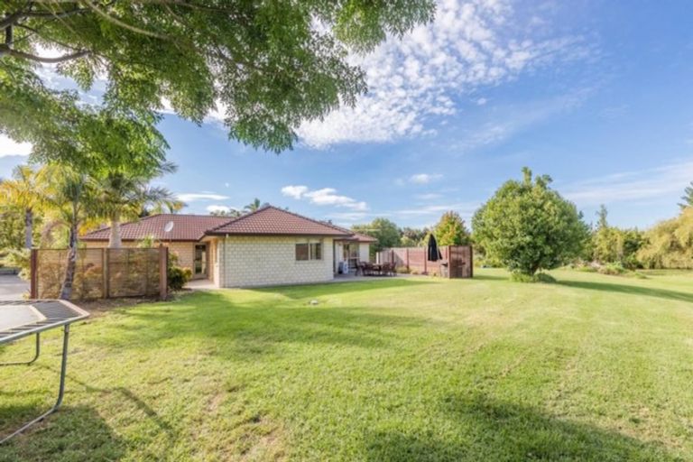 Photo of property in 10 Mccaughan Road, Kerikeri, 0294