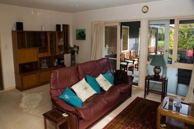 Photo of property in 6 Doon Grove, Papakowhai, Porirua, 5024