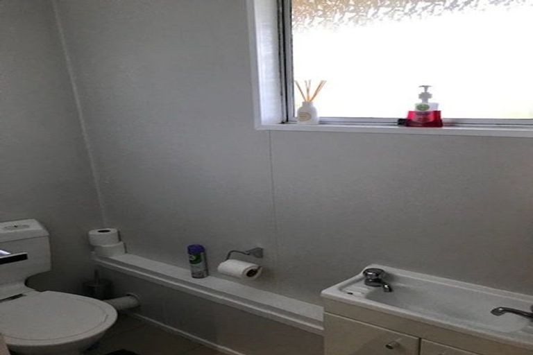 Photo of property in 2/14 Finchley Road, Torbay, Auckland, 0630