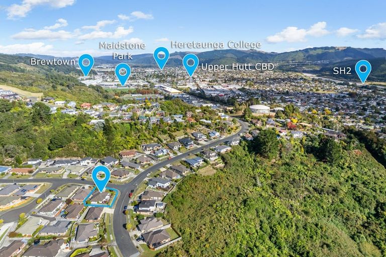 Photo of property in 48 King Charles Drive, Kingsley Heights, Upper Hutt, 5018