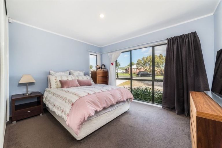 Photo of property in 2 Shenton Place, Burswood, Auckland, 2013