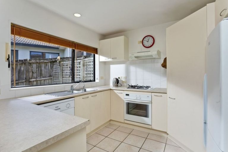 Photo of property in 61 Calypso Way, Unsworth Heights, Auckland, 0632