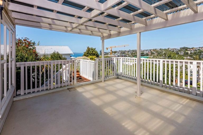 Photo of property in 35 Bayview Road, Browns Bay, Auckland, 0630