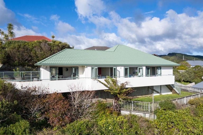 Photo of property in 1 Becker Way, Karori, Wellington, 6012
