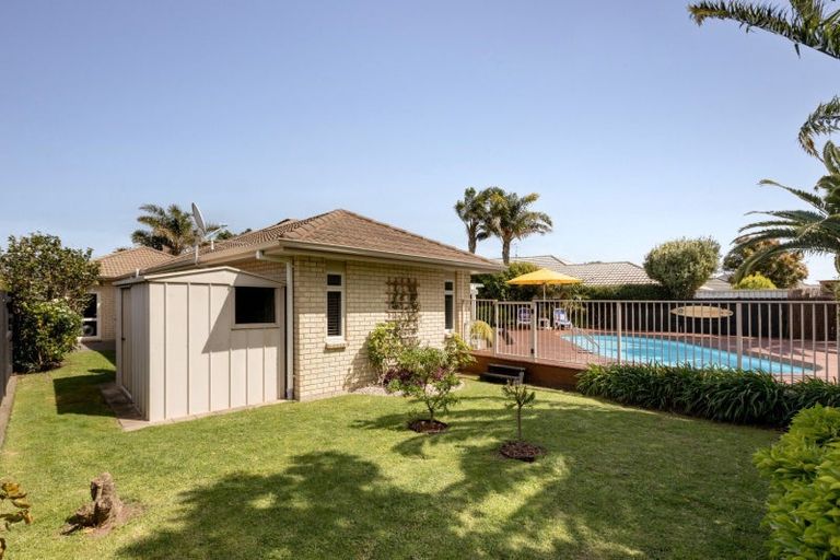 Photo of property in 587 Grenada Street, Papamoa Beach, Papamoa, 3118
