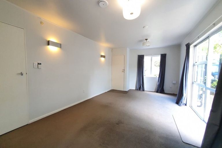 Photo of property in 2/43 Seabrook Avenue, New Lynn, Auckland, 0600