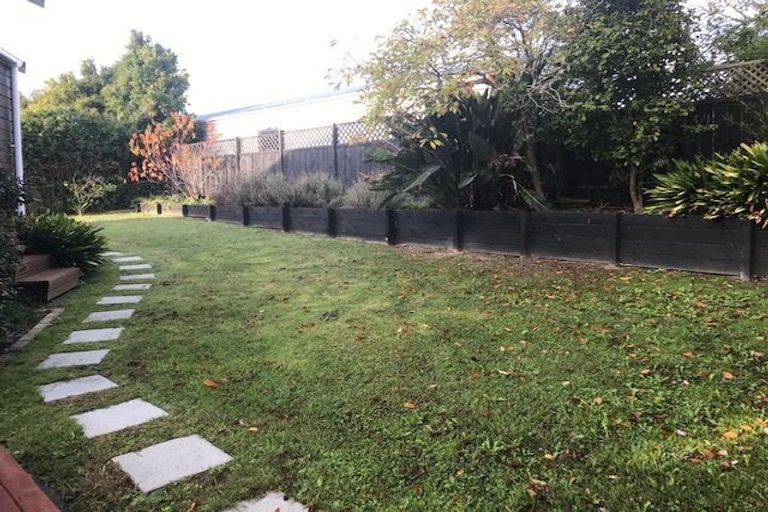 Photo of property in 1/30 Quebec Road, Milford, Auckland, 0620