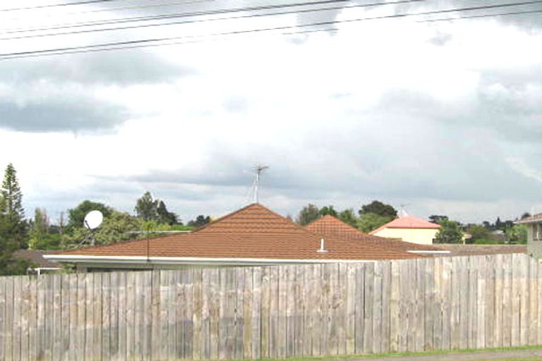 Photo of property in 2/88 Titirangi Road, New Lynn, Auckland, 0600