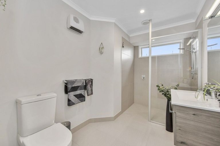 Photo of property in 6 Patatee Terrace, Baverstock, Hamilton, 3200