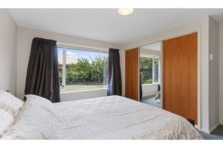 Photo of property in 2/15a Oakhampton Street, Hornby, Christchurch, 8042