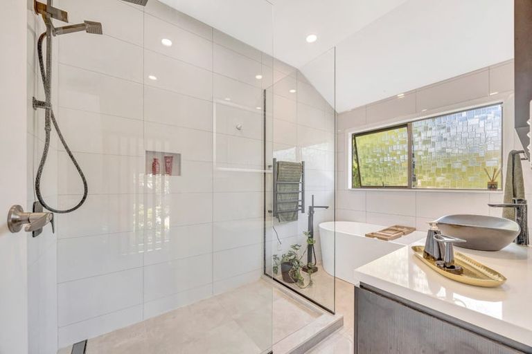 Photo of property in 8 Opoia Road, Hamilton East, Hamilton, 3216