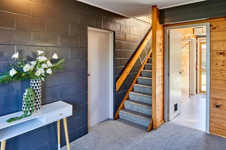 Photo of property in 14 Laburnum Grove, Maungaraki, Lower Hutt, 5010