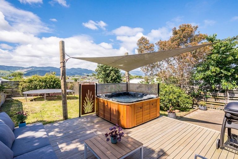 Photo of property in 82 Gray Avenue, Paraparaumu Beach, Paraparaumu, 5032