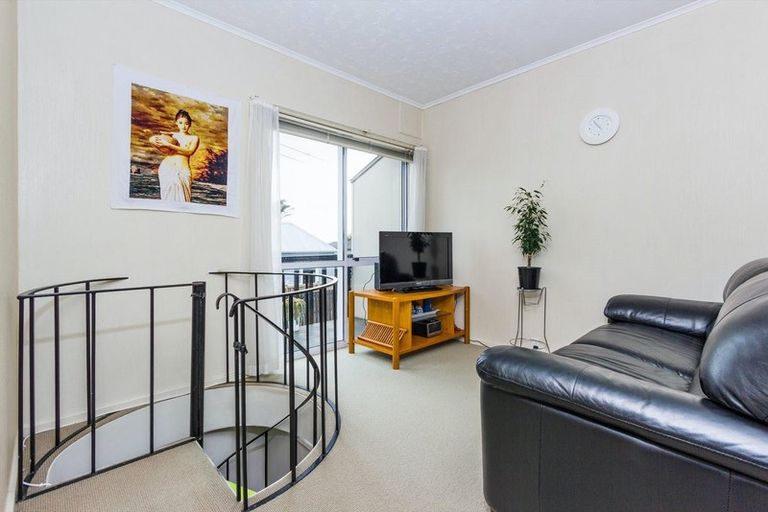 Photo of property in 5b Rosebank Road, Avondale, Auckland, 1026