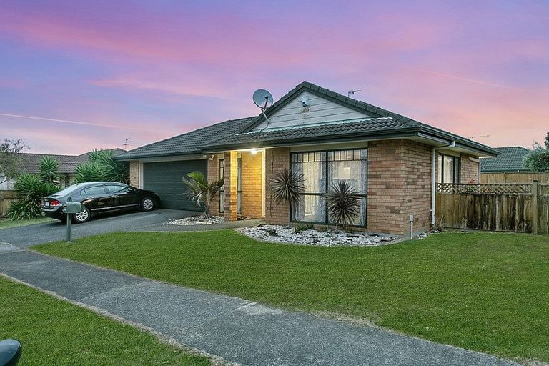 Photo of property in 47 Sandwick Drive, Weymouth, Auckland, 2103