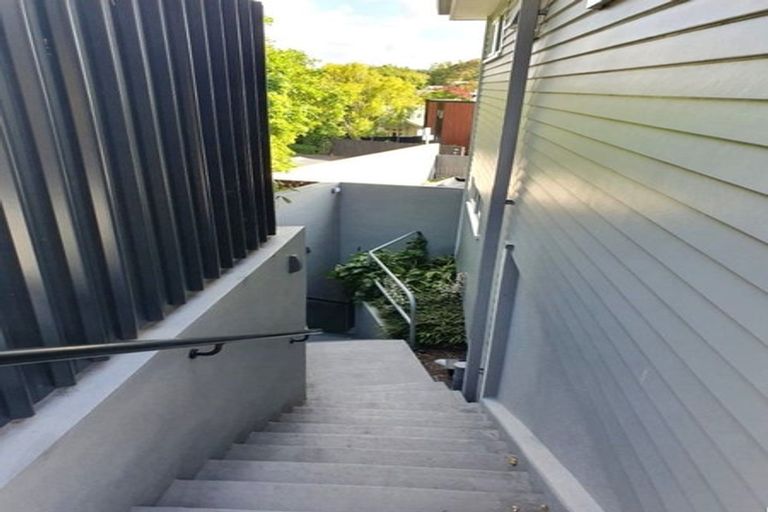 Photo of property in 4/2 Dyers Pass Road, Cashmere, Christchurch, 8022