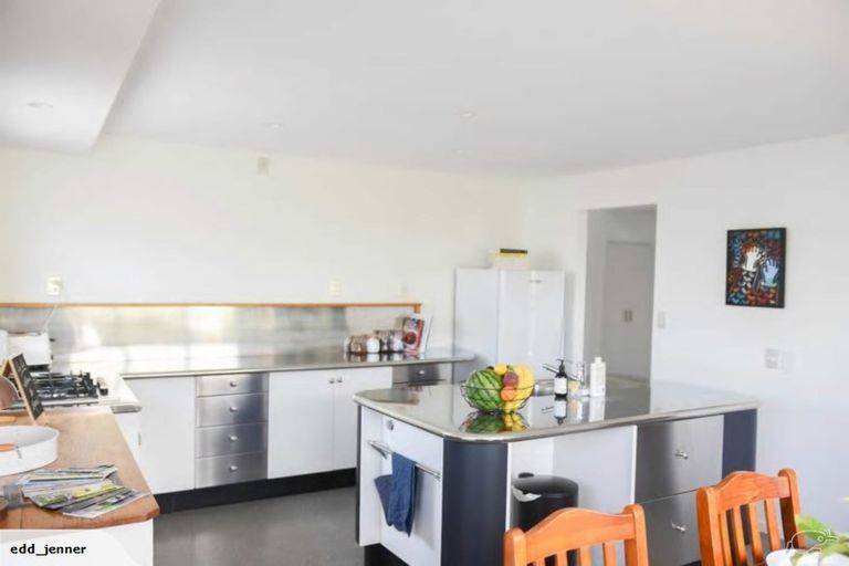Photo of property in 24 Roslyn Road, Bluff Hill, Napier, 4110