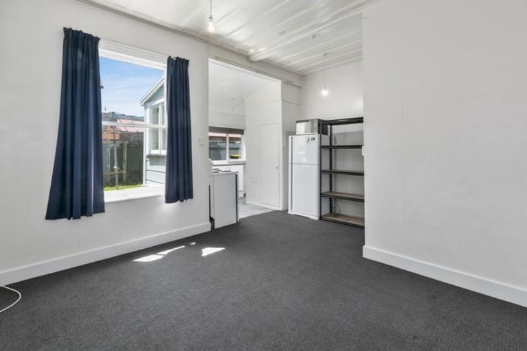 Photo of property in 52 Howe Street, North Dunedin, Dunedin, 9016