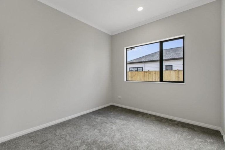 Photo of property in 5 Kakabeak Way, Takanini, 2110