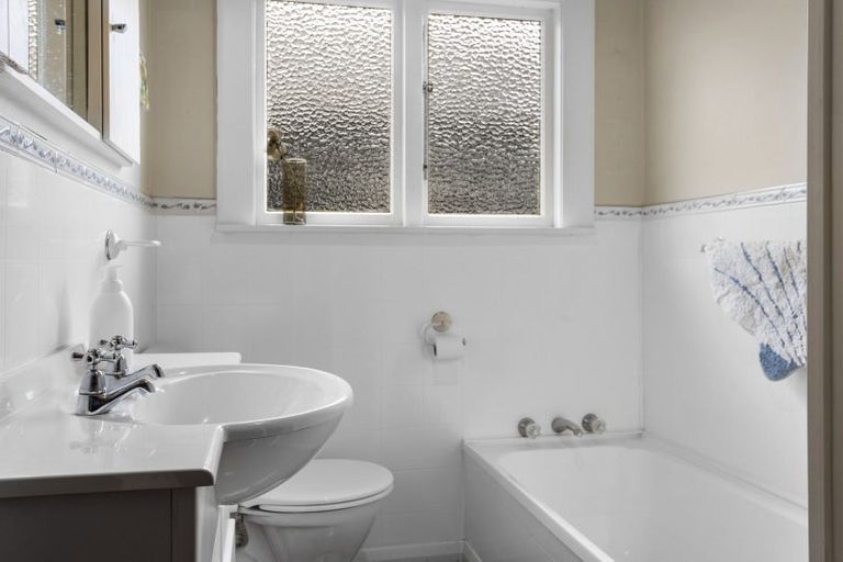 Photo of property in 134 Hamilton Avenue, Ilam, Christchurch, 8041